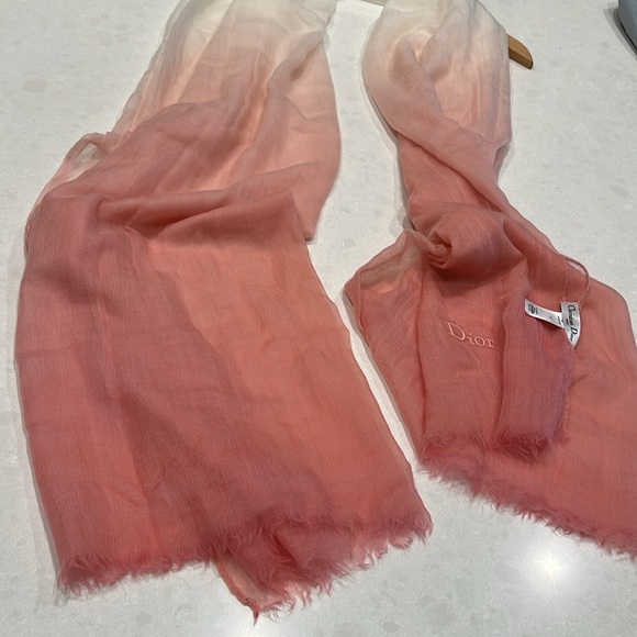 Christian Dior Cashmere Wrap - Picture 4 of 12